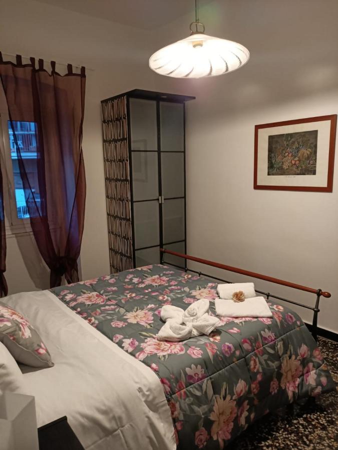 Wow Home 2 - 175 Mq - Posteggio Privato - Davanti Porto Traghetti - Fino A 10 Posti Letto - Balcone Genoa Luaran gambar