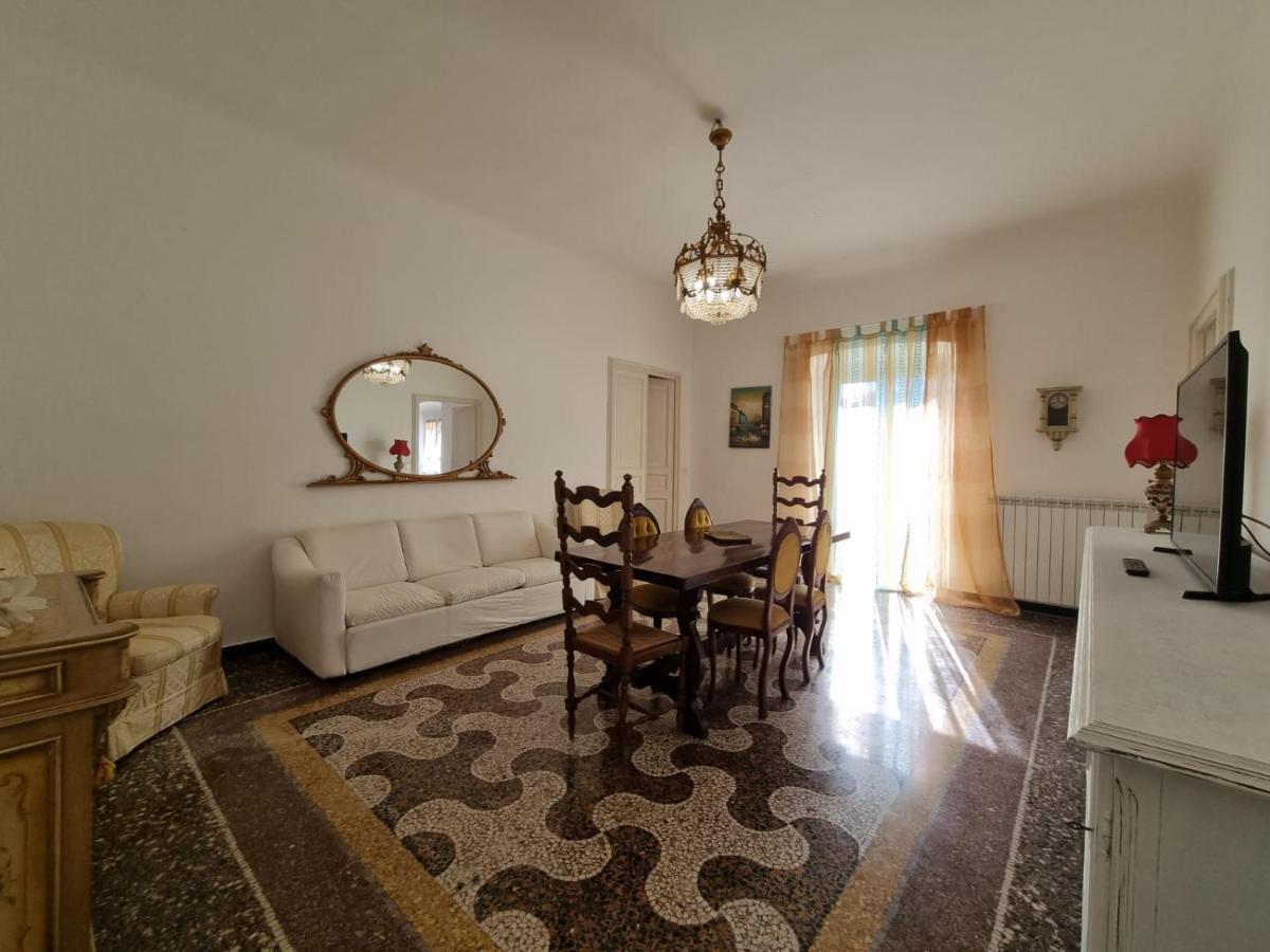Wow Home 2 - 175 Mq - Posteggio Privato - Davanti Porto Traghetti - Fino A 10 Posti Letto - Balcone Genoa Luaran gambar