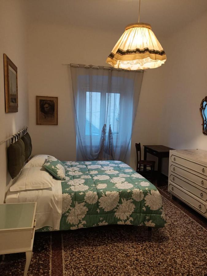 Wow Home 2 - 175 Mq - Posteggio Privato - Davanti Porto Traghetti - Fino A 10 Posti Letto - Balcone Genoa Luaran gambar