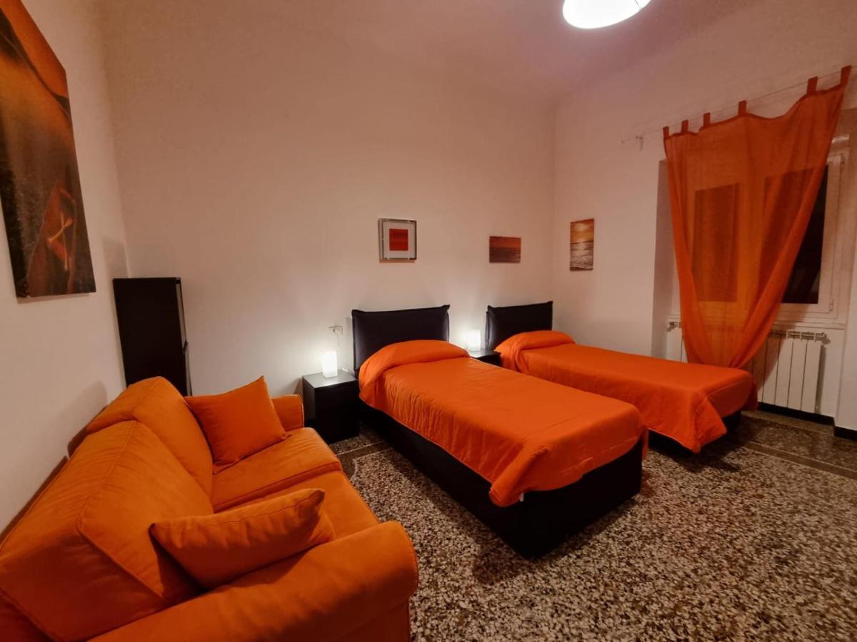 Wow Home 2 - 175 Mq - Posteggio Privato - Davanti Porto Traghetti - Fino A 10 Posti Letto - Balcone Genoa Luaran gambar