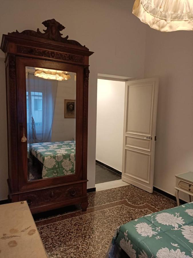 Wow Home 2 - 175 Mq - Posteggio Privato - Davanti Porto Traghetti - Fino A 10 Posti Letto - Balcone Genoa Luaran gambar