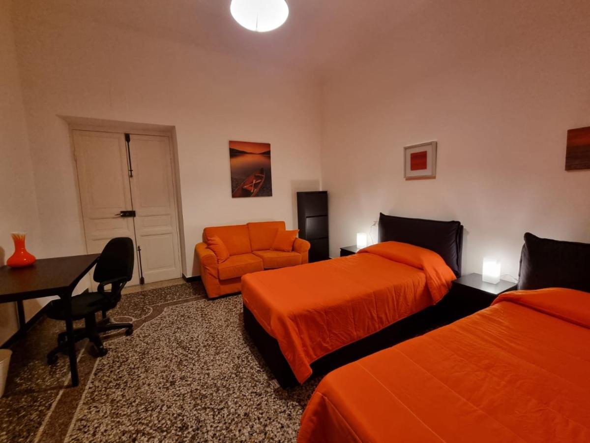 Wow Home 2 - 175 Mq - Posteggio Privato - Davanti Porto Traghetti - Fino A 10 Posti Letto - Balcone Genoa Luaran gambar