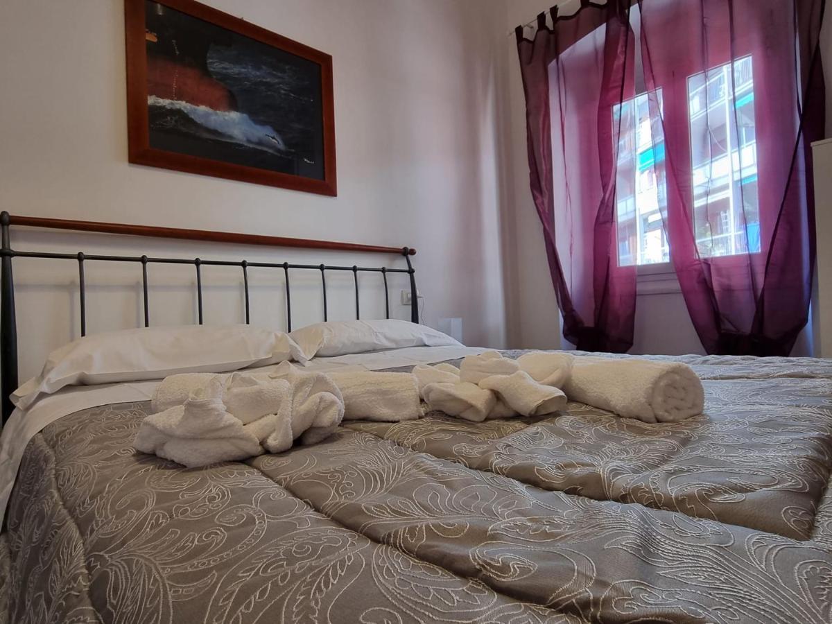 Wow Home 2 - 175 Mq - Posteggio Privato - Davanti Porto Traghetti - Fino A 10 Posti Letto - Balcone Genoa Luaran gambar