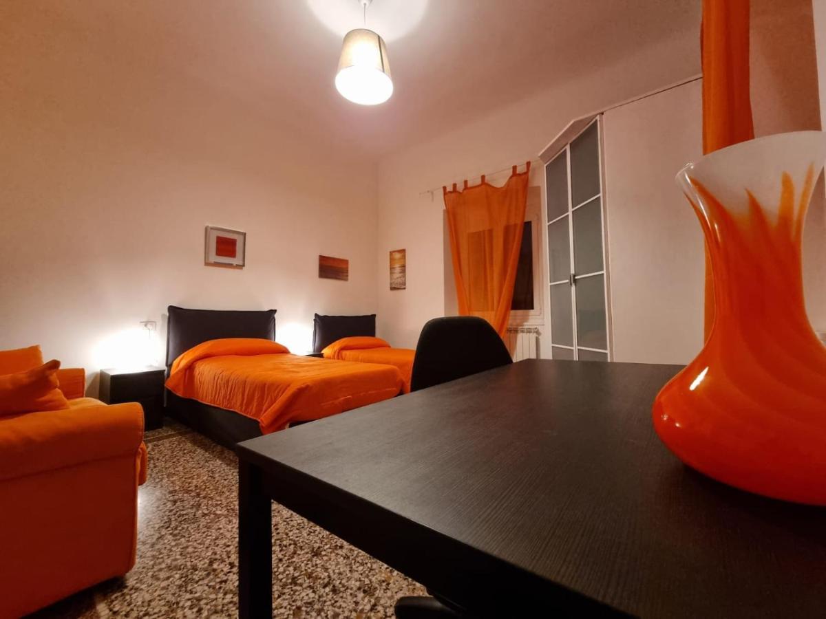 Wow Home 2 - 175 Mq - Posteggio Privato - Davanti Porto Traghetti - Fino A 10 Posti Letto - Balcone Genoa Luaran gambar