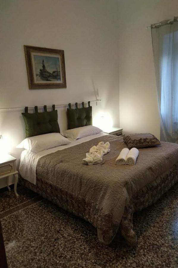 Wow Home 2 - 175 Mq - Posteggio Privato - Davanti Porto Traghetti - Fino A 10 Posti Letto - Balcone Genoa Luaran gambar
