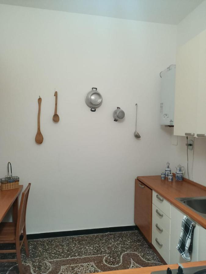 Wow Home 2 - 175 Mq - Posteggio Privato - Davanti Porto Traghetti - Fino A 10 Posti Letto - Balcone Genoa Luaran gambar