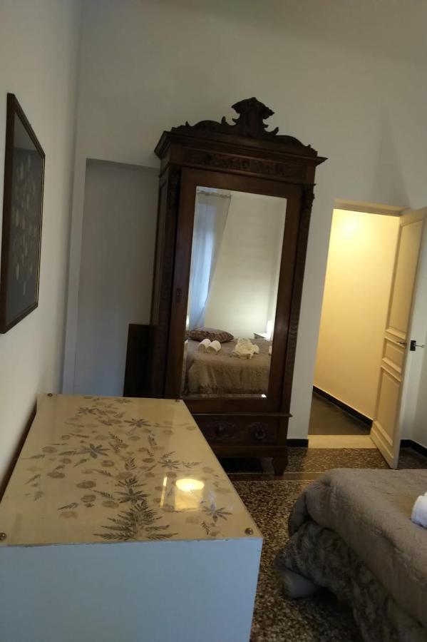 Wow Home 2 - 175 Mq - Posteggio Privato - Davanti Porto Traghetti - Fino A 10 Posti Letto - Balcone Genoa Luaran gambar