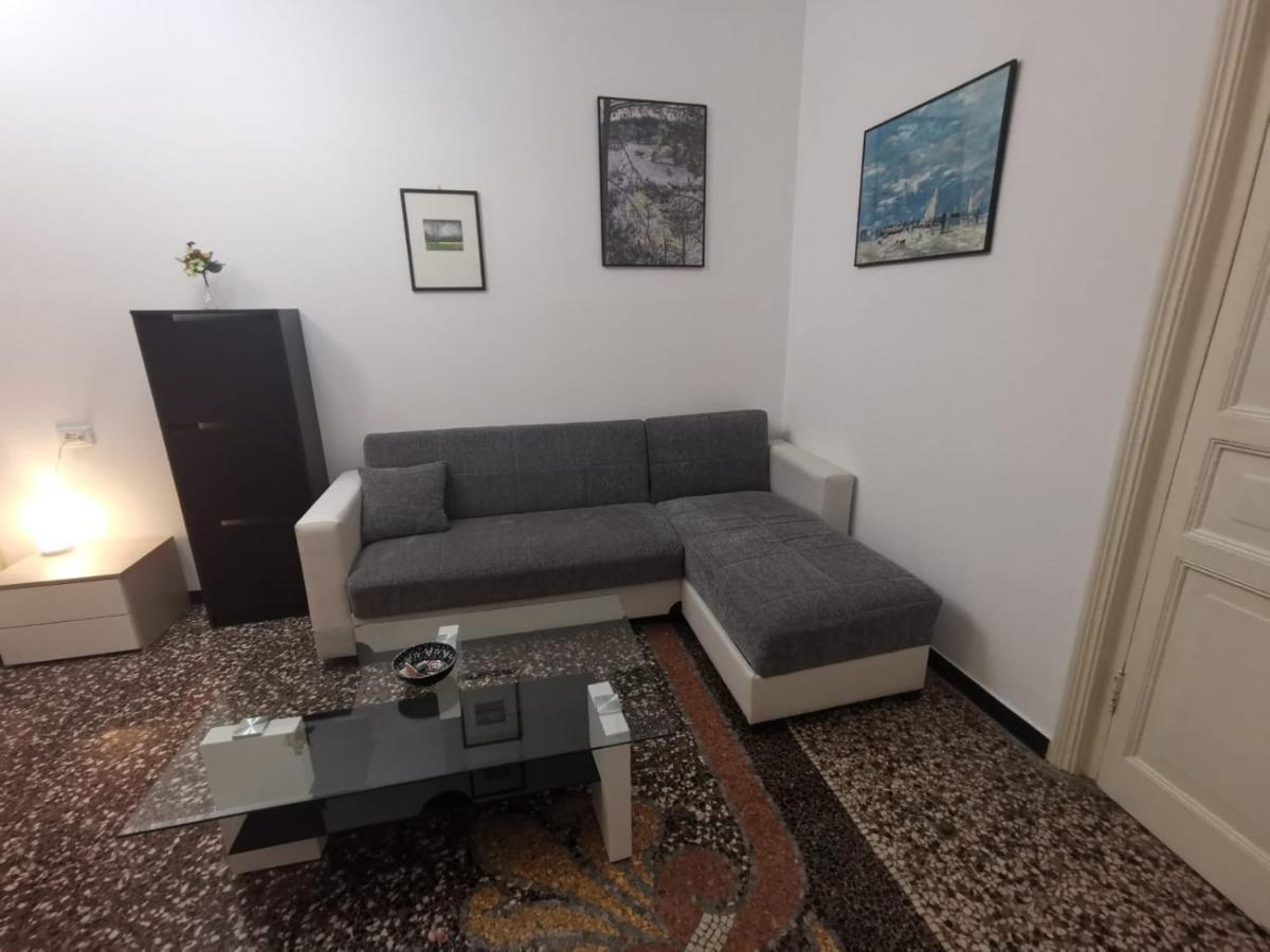 Wow Home 2 - 175 Mq - Posteggio Privato - Davanti Porto Traghetti - Fino A 10 Posti Letto - Balcone Genoa Luaran gambar