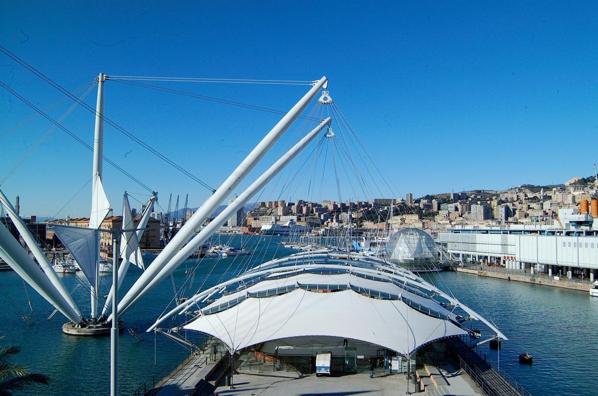 Wow Home 2 - 175 Mq - Posteggio Privato - Davanti Porto Traghetti - Fino A 10 Posti Letto - Balcone Genoa Luaran gambar